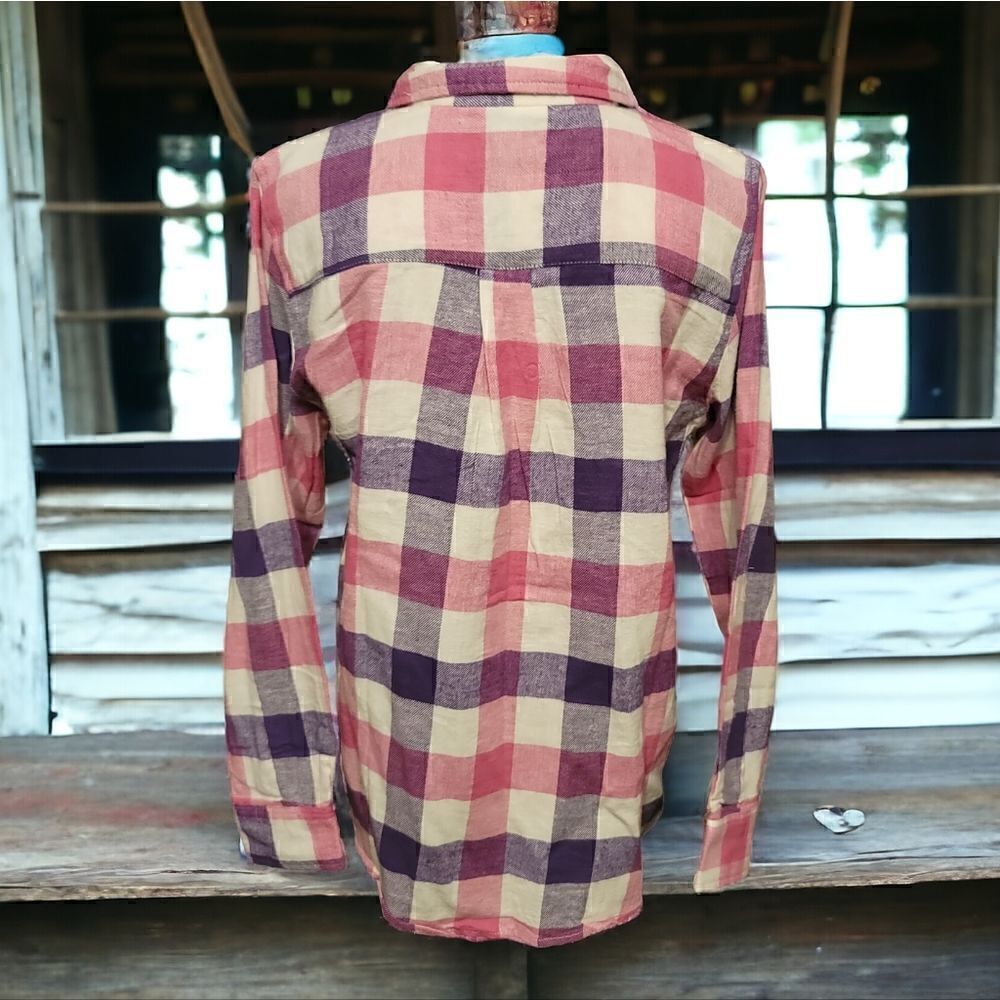 CW Classics Plaid Longsleeve Top Size M NWOT - Picture 3 of 5